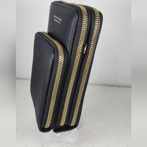 Forever Young Black Vegan Leather 3 Compartment Crossbody Cell Phone Wallet - Picture 3 of 13
